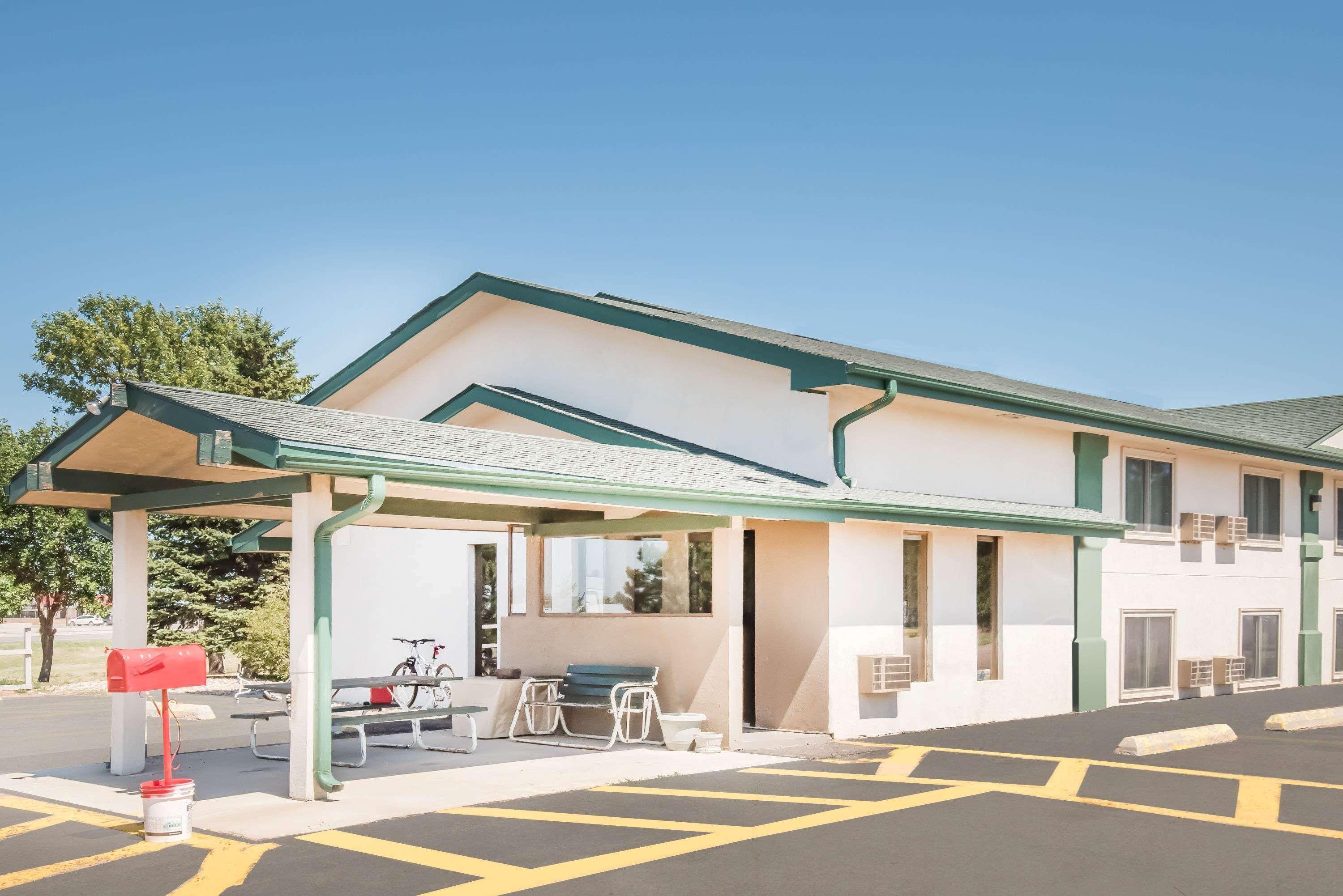 Hotel Super 8 By Wyndham Miller Exteriér fotografie